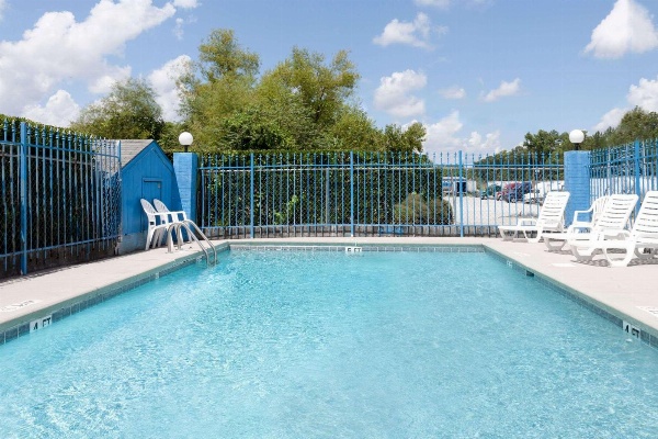 Days Inn by Wyndham Columbia NE Fort Jackson Main image